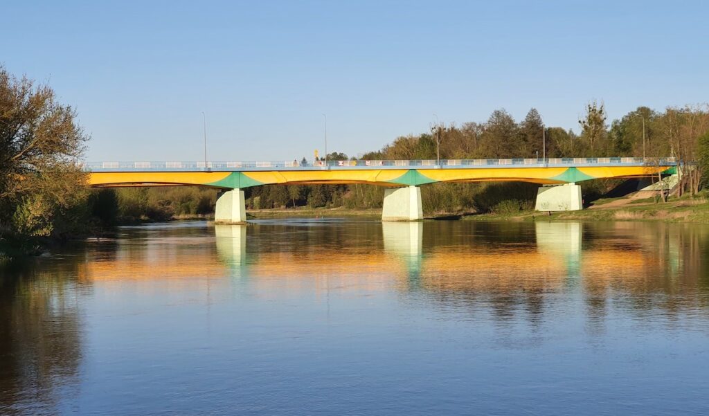 Z Warszawy na Mazury: most w Nowogrodzie